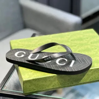 Gucci Logo-Print काले स्लिपर्स