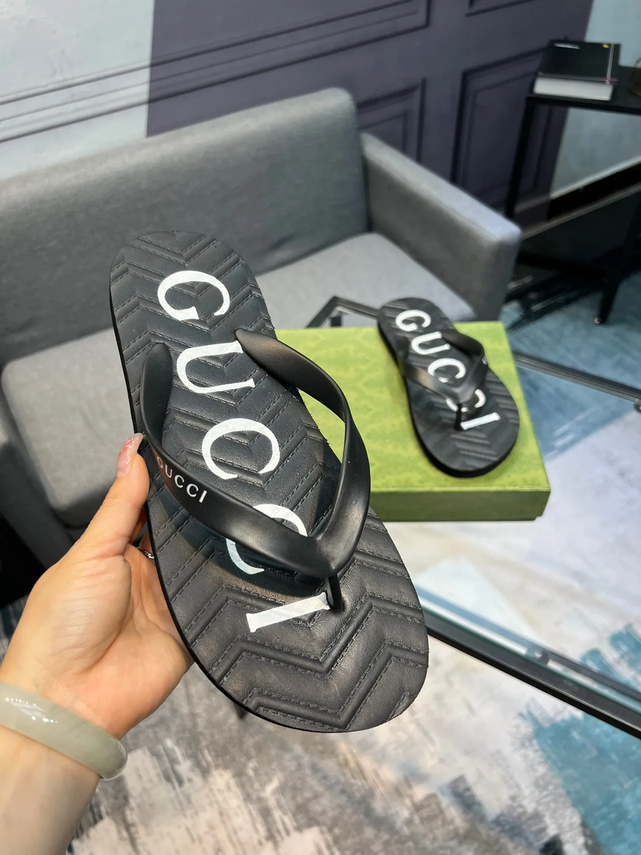 Gucci Logo-Print Black Slippers 6
