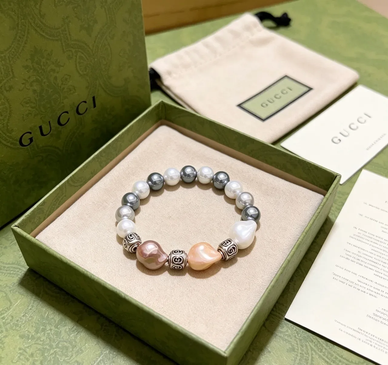 Gucci Multi-Pearl and Silver-Tone Bead Bracelet 2