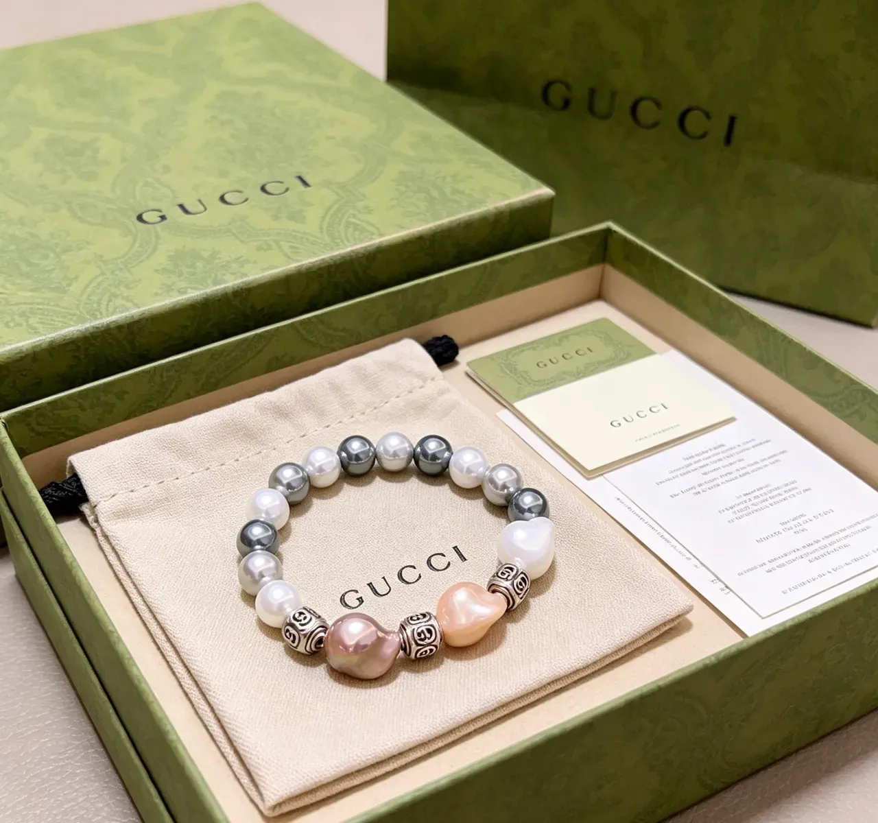 Gucci Multi-Pearl and Silver-Tone Bead Bracelet 5