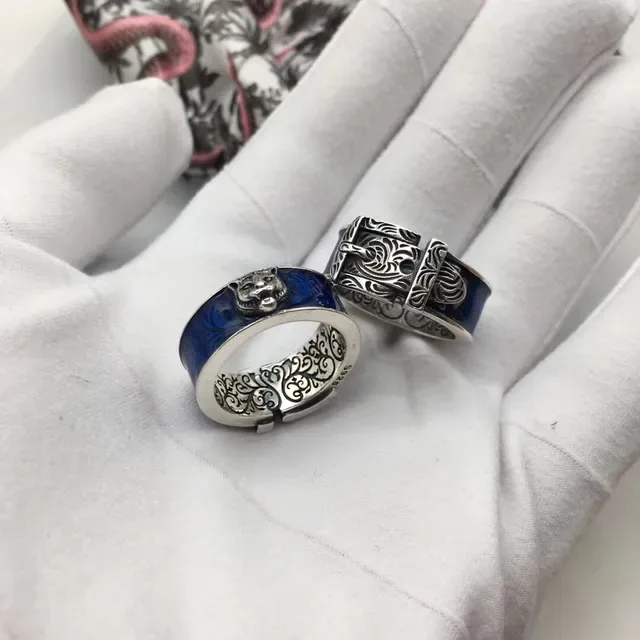 Gucci Bagues tête de lion en argent et émail bleu ornementées 5