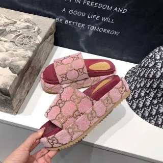 Gucci गुलाबी लाल GG जैकार्ड बुनाई प्लेटफॉर्म सोल स्लिपर्स