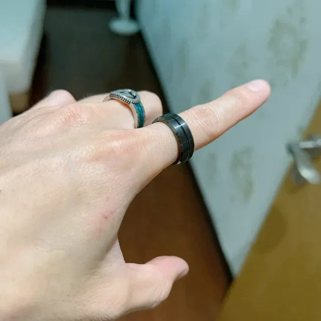 Gucci Rotating Ring Black Silver Dual-Band Ceramic Or Coated Ring 2