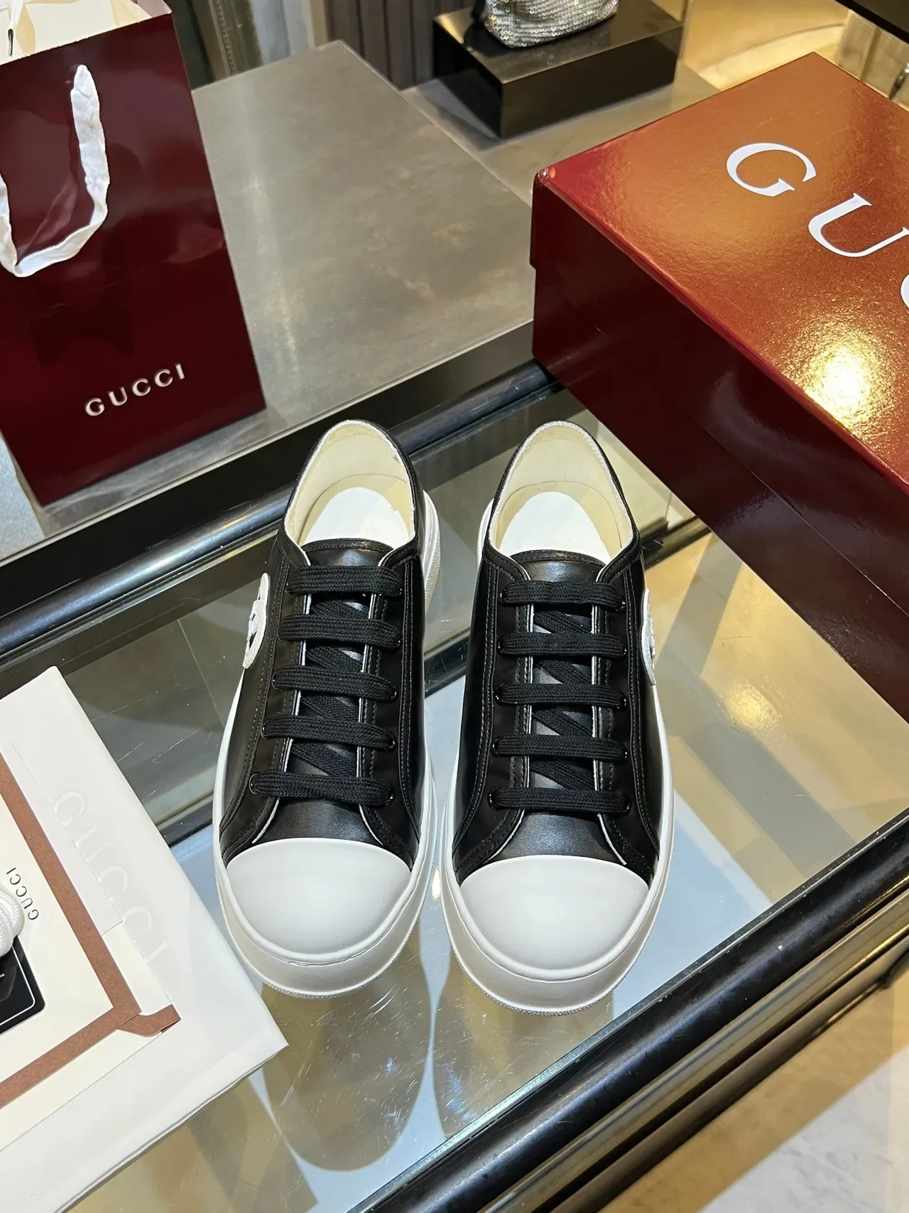 Gucci Screener Black and White Leather Lifestyle Sneakers 4