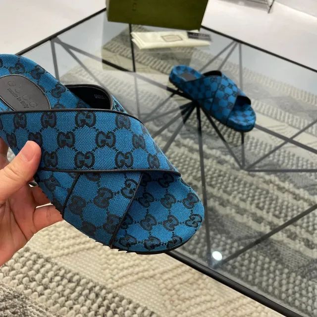 Gucci Screener नीला GG Monogram चप्पल 4