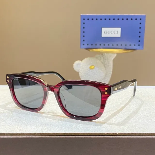 Gucci Screener Glossy Black Gradient Gray Sunglasses 8