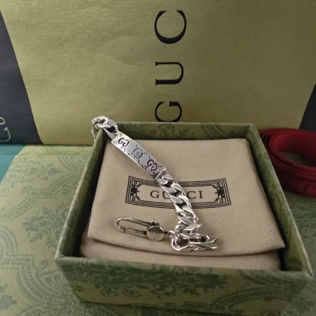 Gucci Silver Beige Chunky Curb Chain Engraved GG Motif Plate Bracelet 5