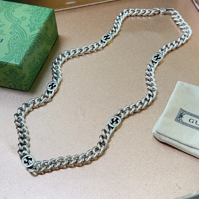Gucci Silver Black Curb Link Chain Interlocking GG Medallions Necklace 3
