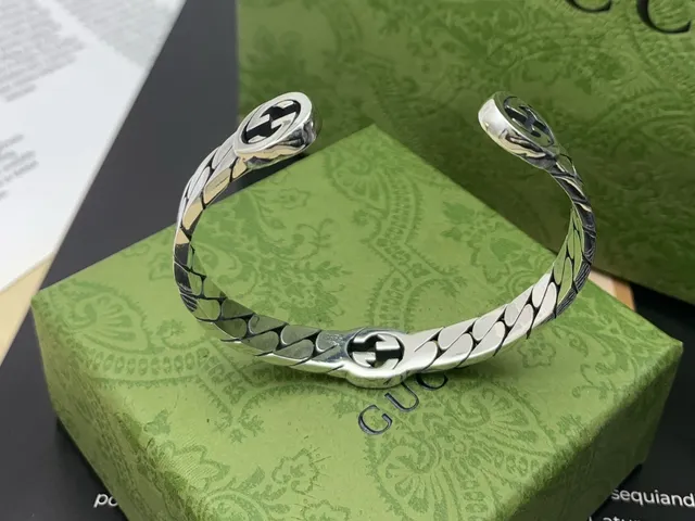 Gucci Silver Chunky Curb-Link Interlocking G Medallion Bracelet 5