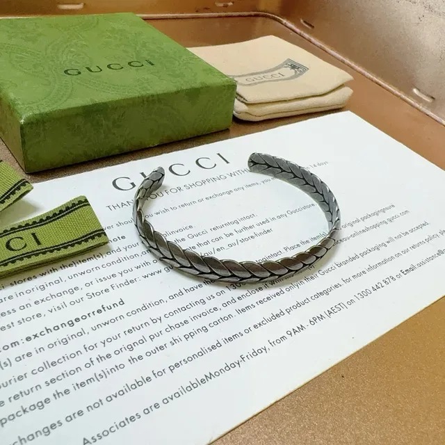 Gucci Silver Green Braided Scale Texture Cuff Silhouette Bracelet 4