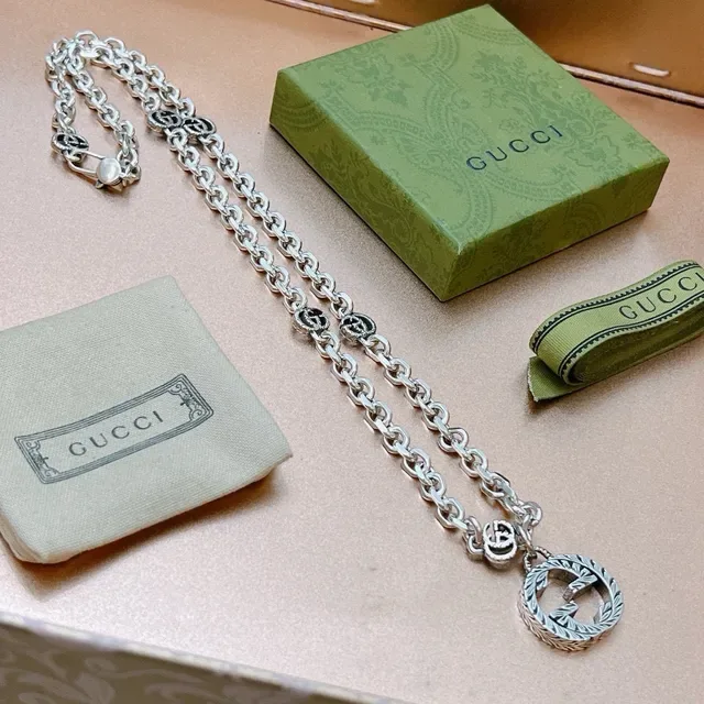 Gucci Silver Green Metal Interlocking G Logo Necklace 5