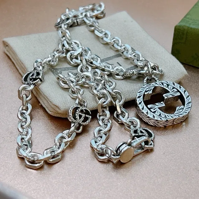 Gucci Silver Green Metal Interlocking G Logo Necklace 7