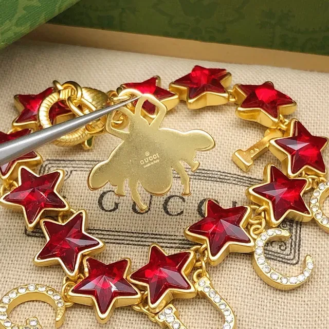 Gucci Star and Crystal Alphabet Red Gold Chain Faceted Stars Bracelet 2