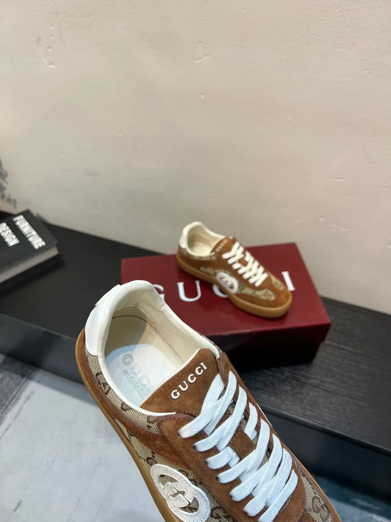Gucci Tennis 1977 Daim marron et GG Monogram Sneakers Lifestyle 7