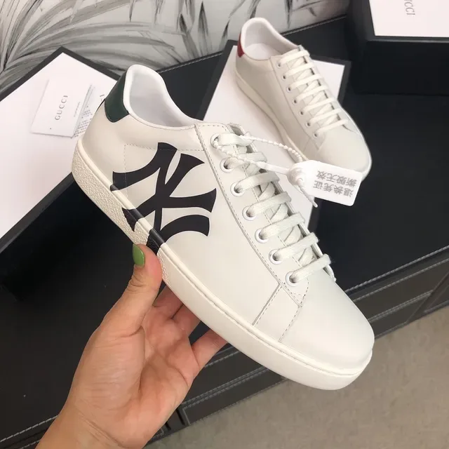 Gucci Tennis 1977 White Red NY Logo Lifestyle Sneakers 2