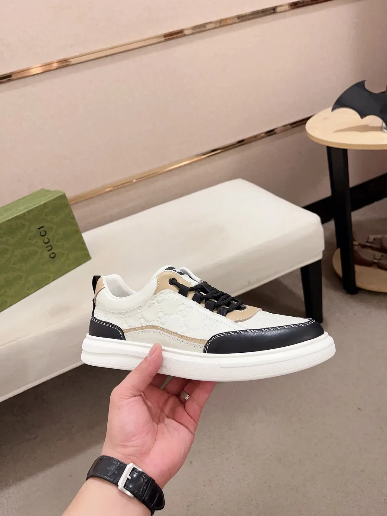 Gucci White Black Embossed GG Monogram Color-Blocked Leather Lifestyle Sneakers 4