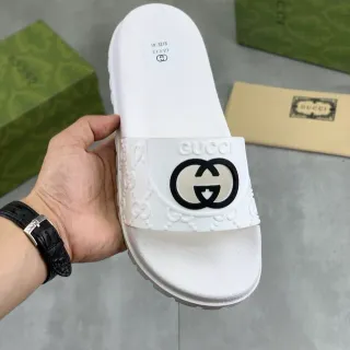 Gucci सफेद काला Molded Rubber interlocking GG Logo चप्पल