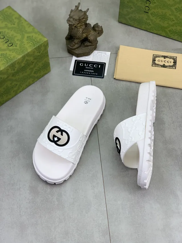 Gucci White Black Molded Rubber Interlocking GG Logo Slippers 4
