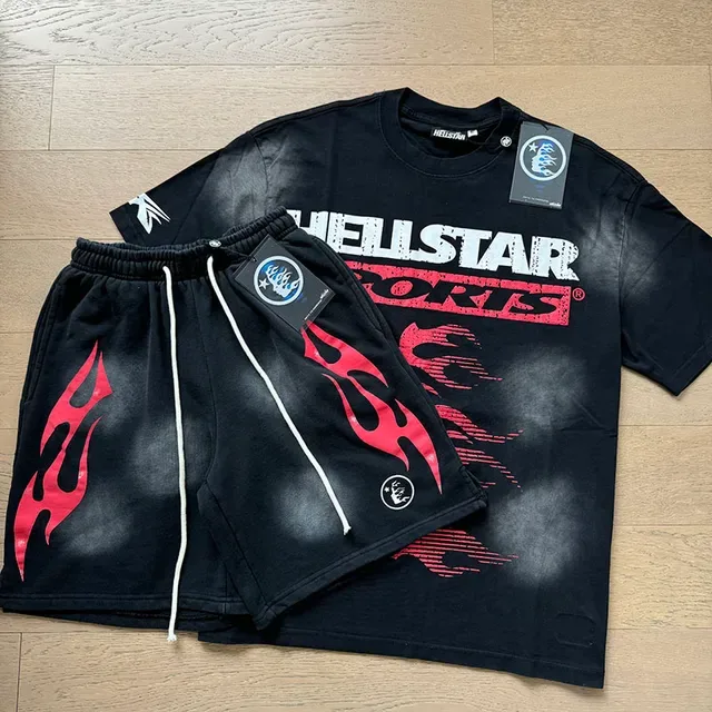 Camiseta negra Hellstar con estampado gráfico de llamas 2