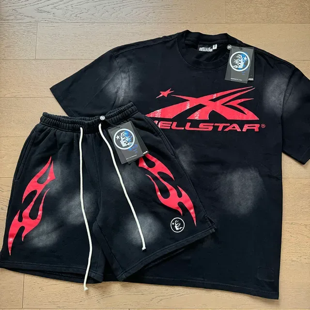 Camiseta negra Hellstar con estampado gráfico de llamas 4