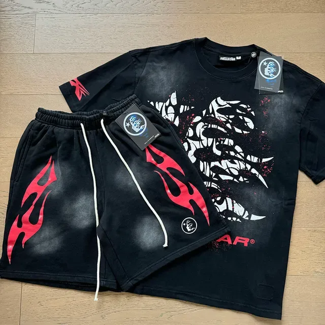 Camiseta negra Hellstar con estampado gráfico de llamas 5