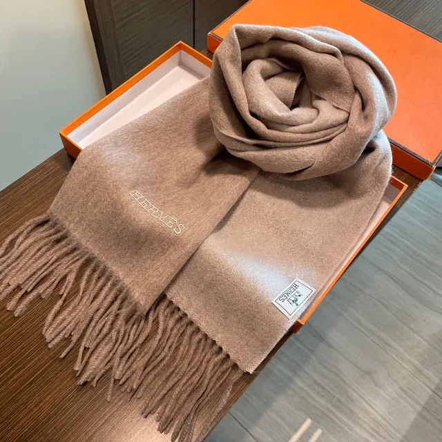 Hermès Beige Fine Knit Soft Drape Cashmere Scarf 5