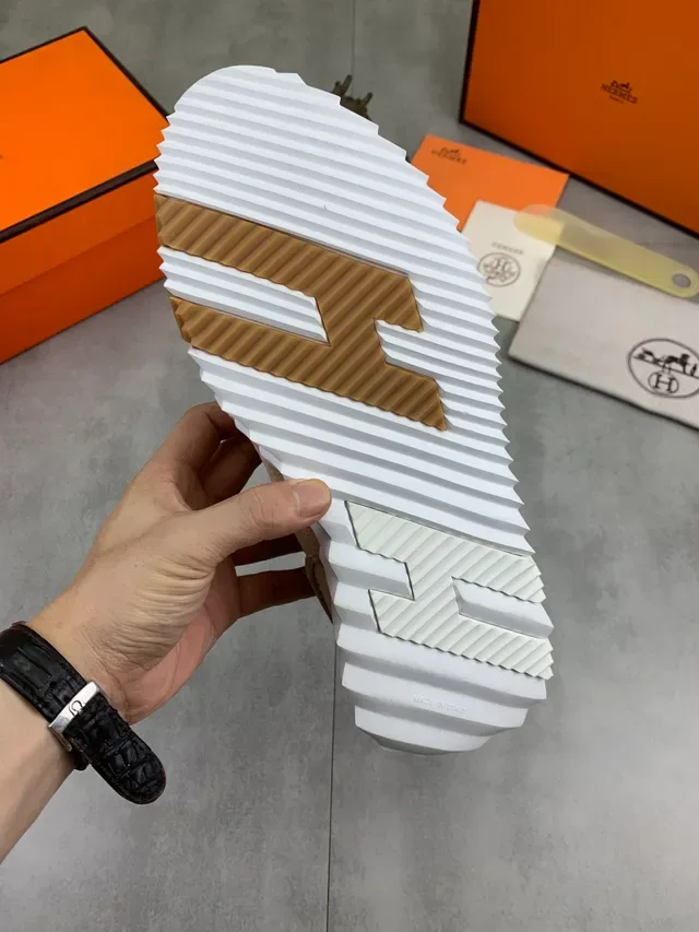 Hermès Beige White Suede Upper Ridged Sole Lifestyle Sneakers 2