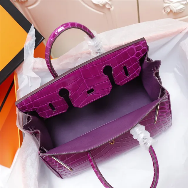Hermès Birkin Sac Tote Crocodile Glossy Noir avec Ferrures en Or 3