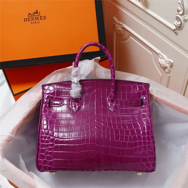 Hermès Birkin Sac Tote Crocodile Glossy Noir avec Ferrures en Or 8