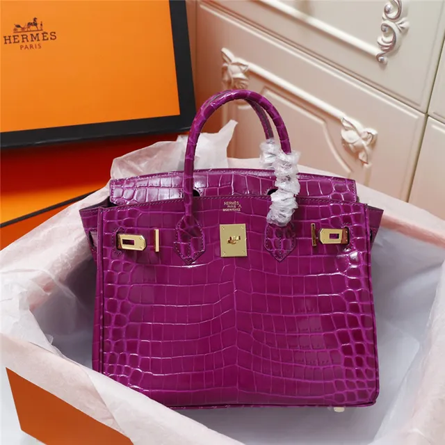 Hermès Birkin Sac Tote Crocodile Glossy Noir avec Ferrures en Or 9