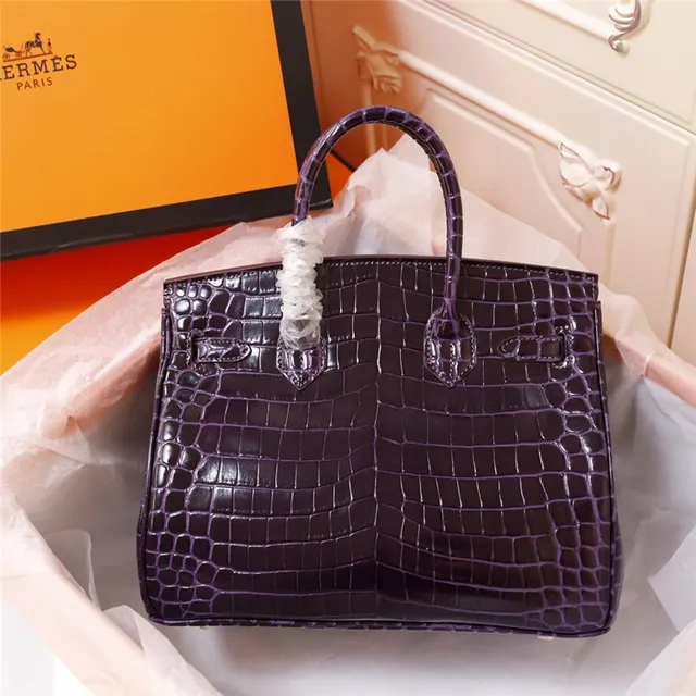 Hermès Birkin Sac Tote Crocodile Glossy Noir avec Ferrures en Or 11