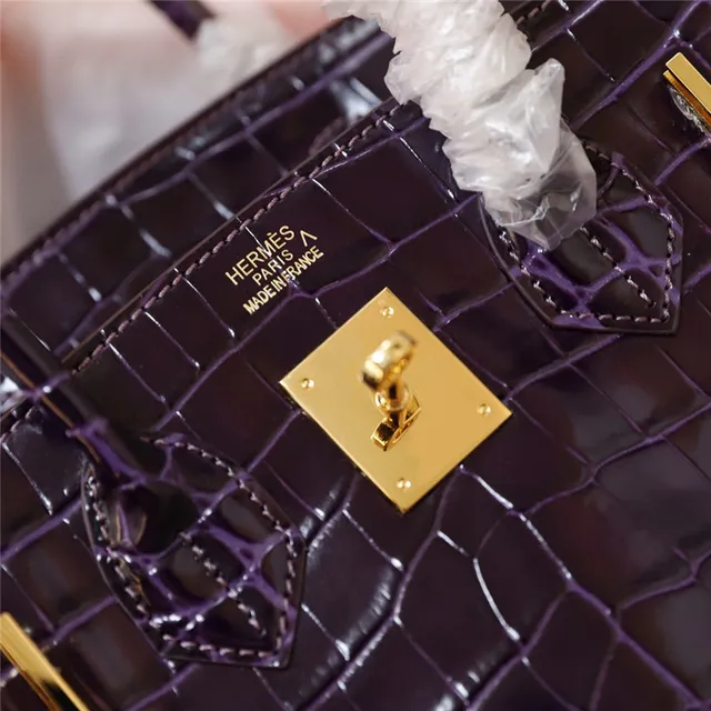 Hermès Birkin Sac Tote Crocodile Glossy Noir avec Ferrures en Or 12