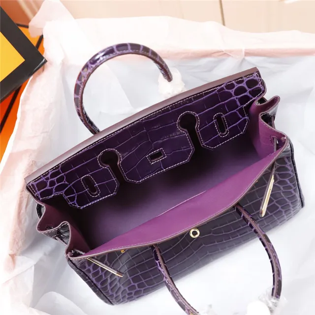 Hermès Birkin Sac Tote Crocodile Glossy Noir avec Ferrures en Or 16