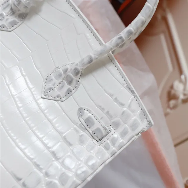 Hermès Birkin Sac Tote Crocodile Glossy Noir avec Ferrures en Or 22