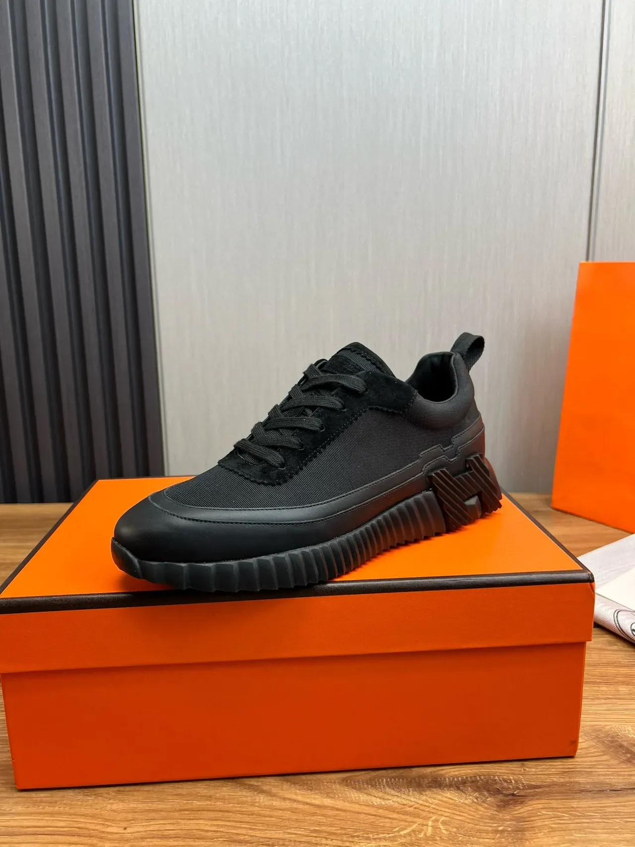 Hermès Sneakers Lifestyle en Maille et Daim Noir, Semelle Sculptée à Rigel en Caoutchouc 3