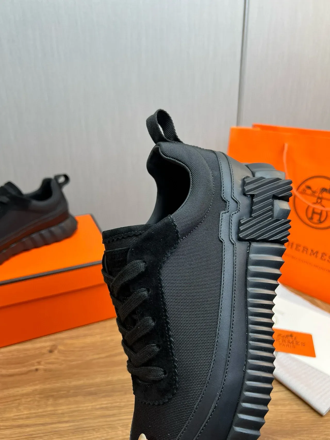 Hermès Sneakers Lifestyle en Maille et Daim Noir, Semelle Sculptée à Rigel en Caoutchouc 7