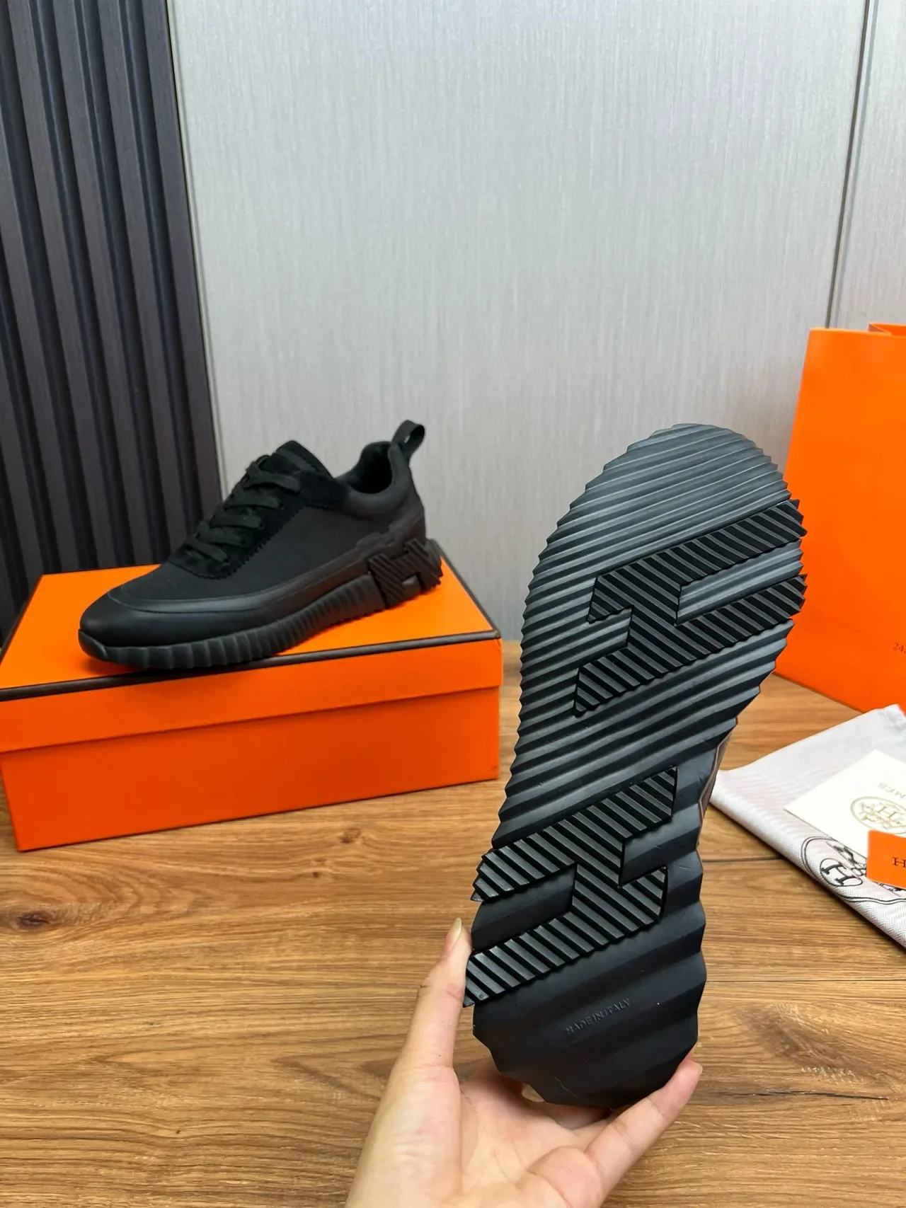 Hermès Sneakers Lifestyle en Maille et Daim Noir, Semelle Sculptée à Rigel en Caoutchouc 8
