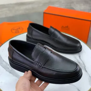 Hermès Penny Loafer de Cuero Negro Granulado