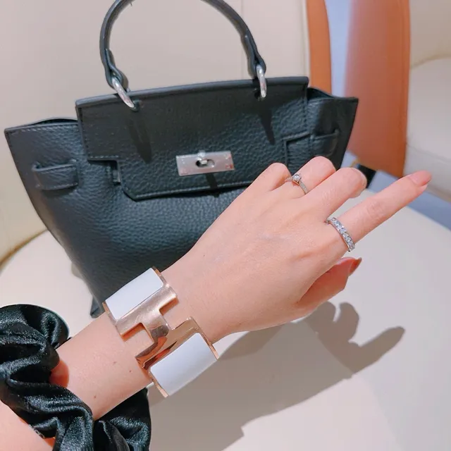 Hermès Clic H سوار كف أبيض مينا لون ذهبي صلب 2