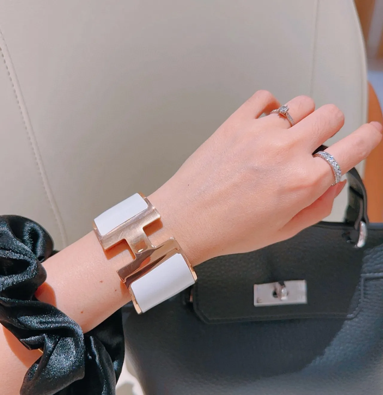 Hermès Clic H سوار كف أبيض مينا لون ذهبي صلب 8