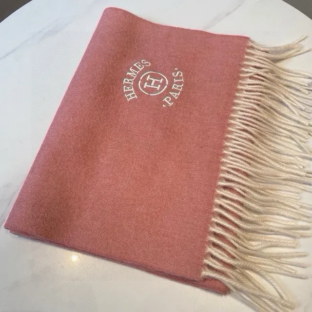 Hermès Logo brodé Rose poussiéreuse Écharpe en cachemire 7