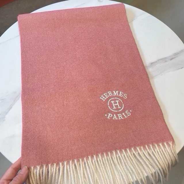 Hermès Logo brodé Rose poussiéreuse Écharpe en cachemire 8