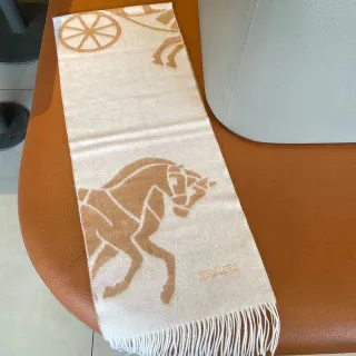 Hermès ঘোড়সওয়ারি প্যাটার্ন ক্যাশমিয়ার শাল