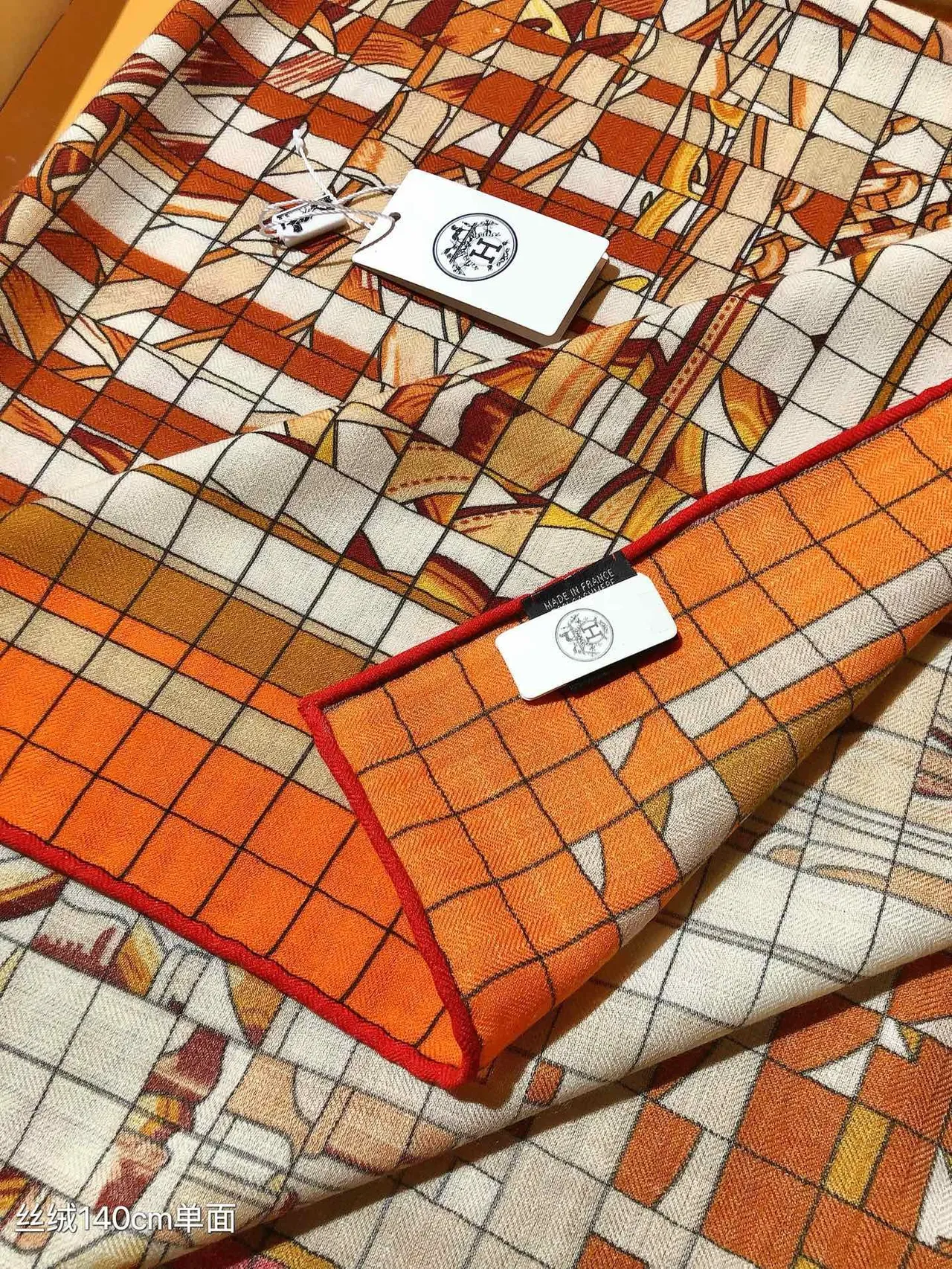 Hermès Écharpe Géométrique Orange Beige en Soie 8