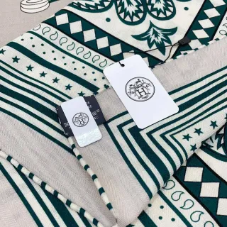 Hermès 绿色米色几何条纹带叶状花冠边框围巾