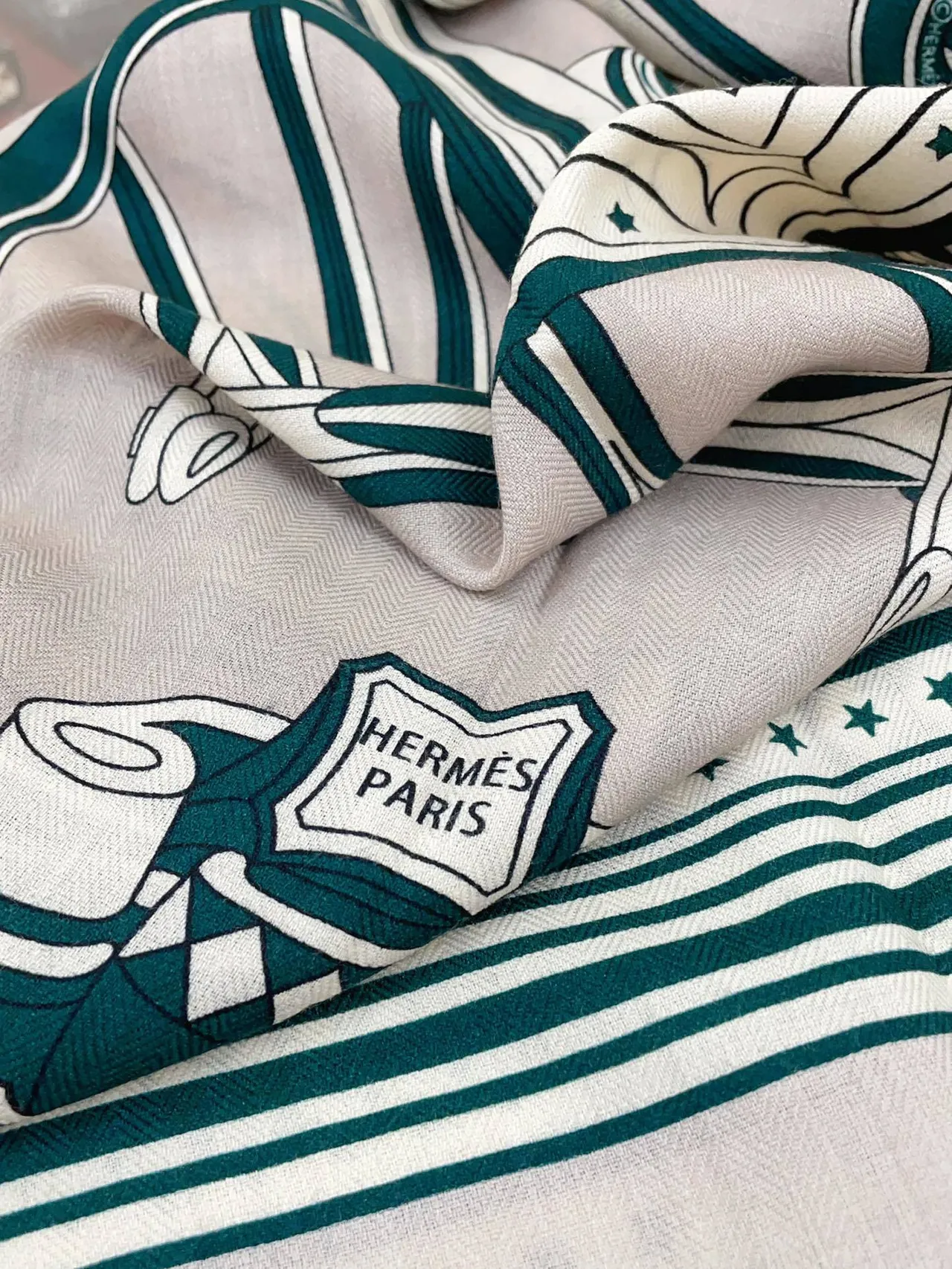 Hermès Vert Beige Bandes Géométriques Rayées Bord Médaillon Folié Écharpe 9