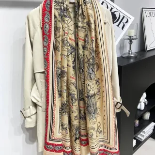 Hermès Impresión Marina Beige Rojo Borde Paisley Náutico Pañuelo de Seda