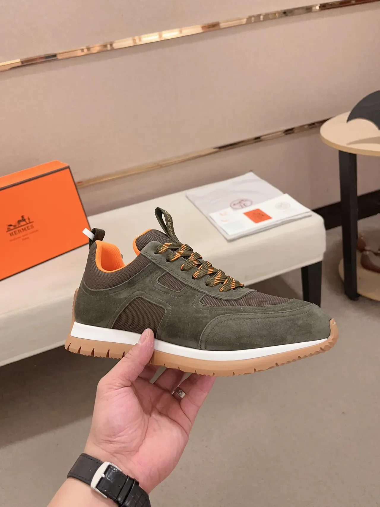 Hermès জলপাই ও কমলা স্যুড-জাল লাইফস্টাইল স্নিকার 4