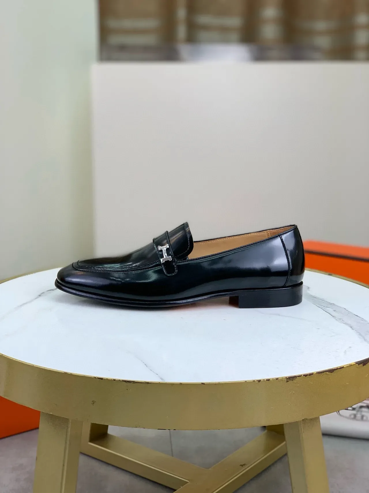Hermès Oran Mocassins Preto Couro Patent Fivela H 6