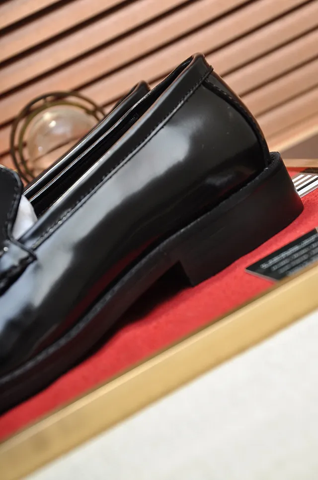 Hermès Oran কালো পলিশড চামড়ার বকেল লুফার 2